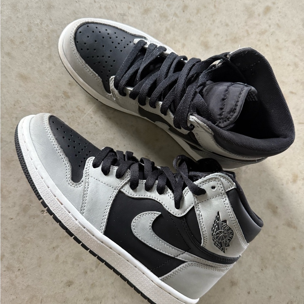 Air Jordan Men's Black and Gray Mid-Top Sneakers